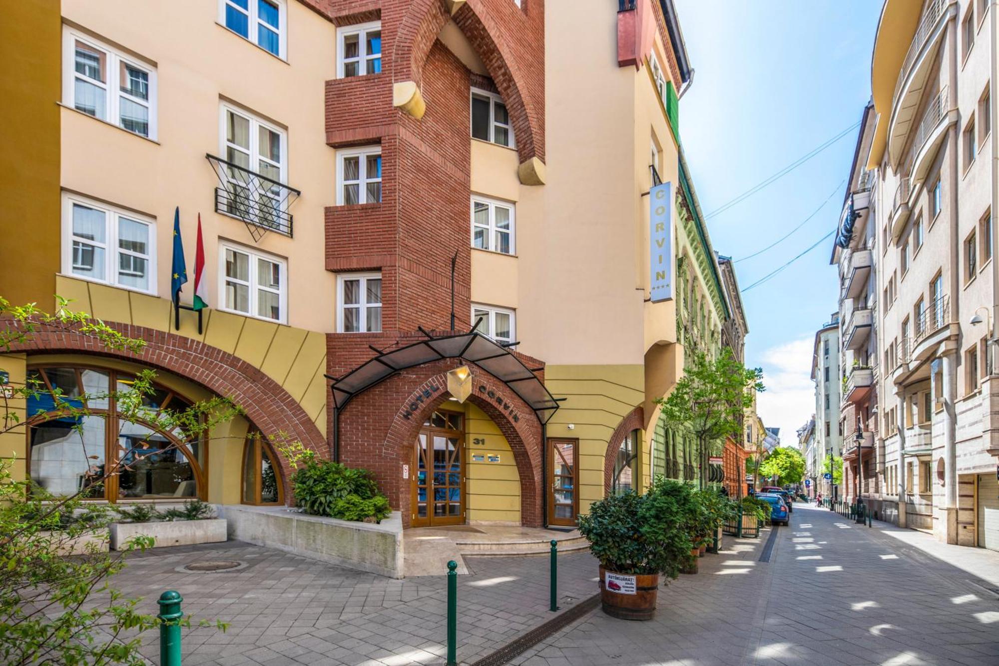 Corvin Hotel Budapest Residence Bagian luar foto
