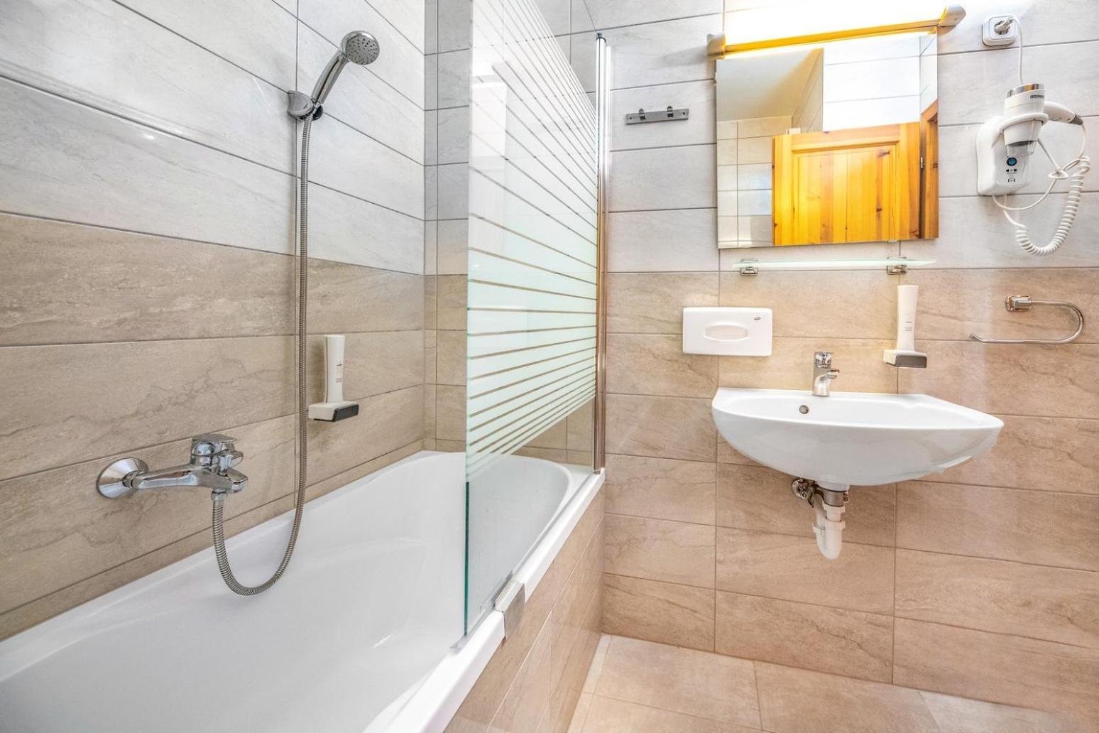 Corvin Hotel Budapest Residence Bagian luar foto