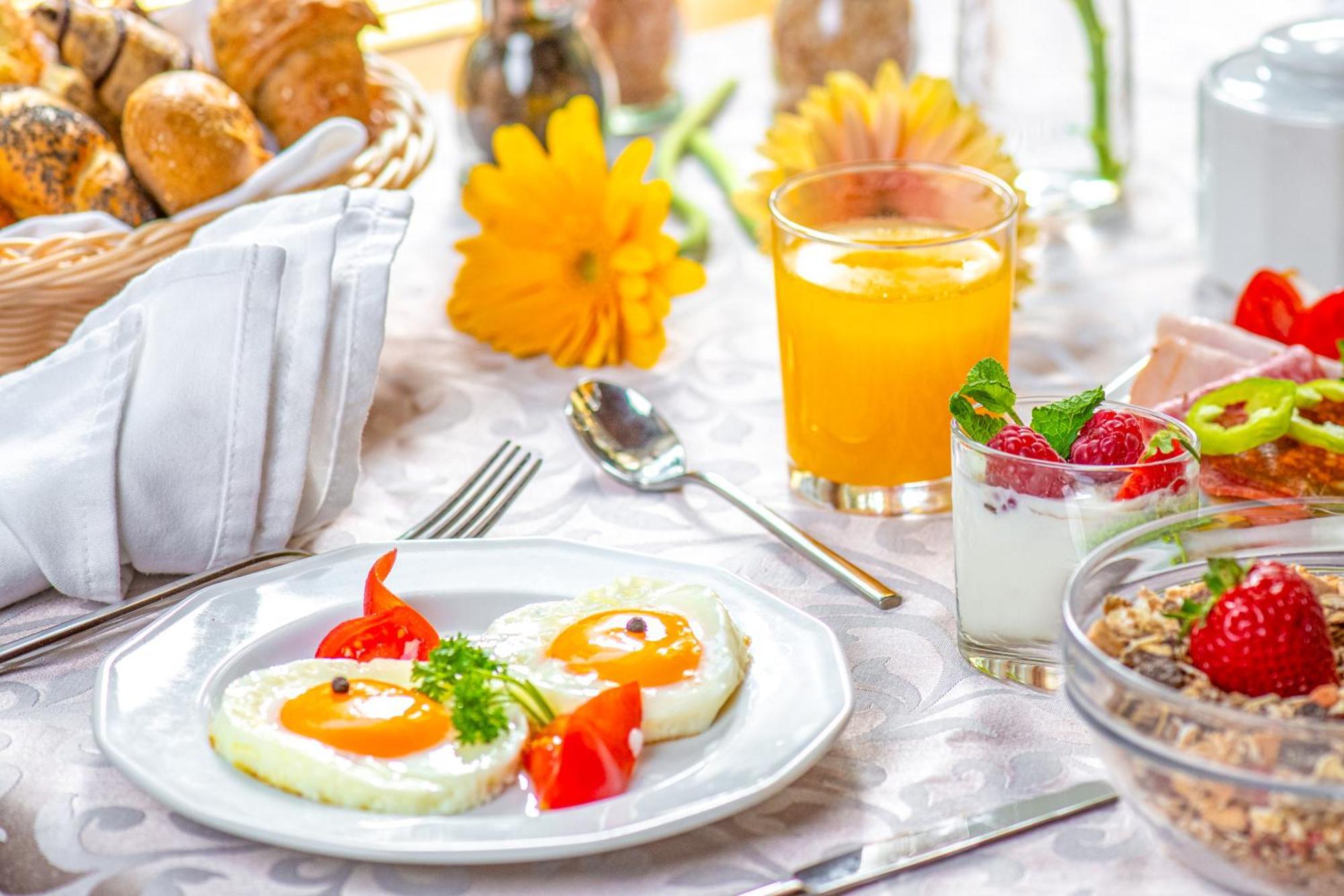 Corvin Hotel Budapest Residence Bagian luar foto