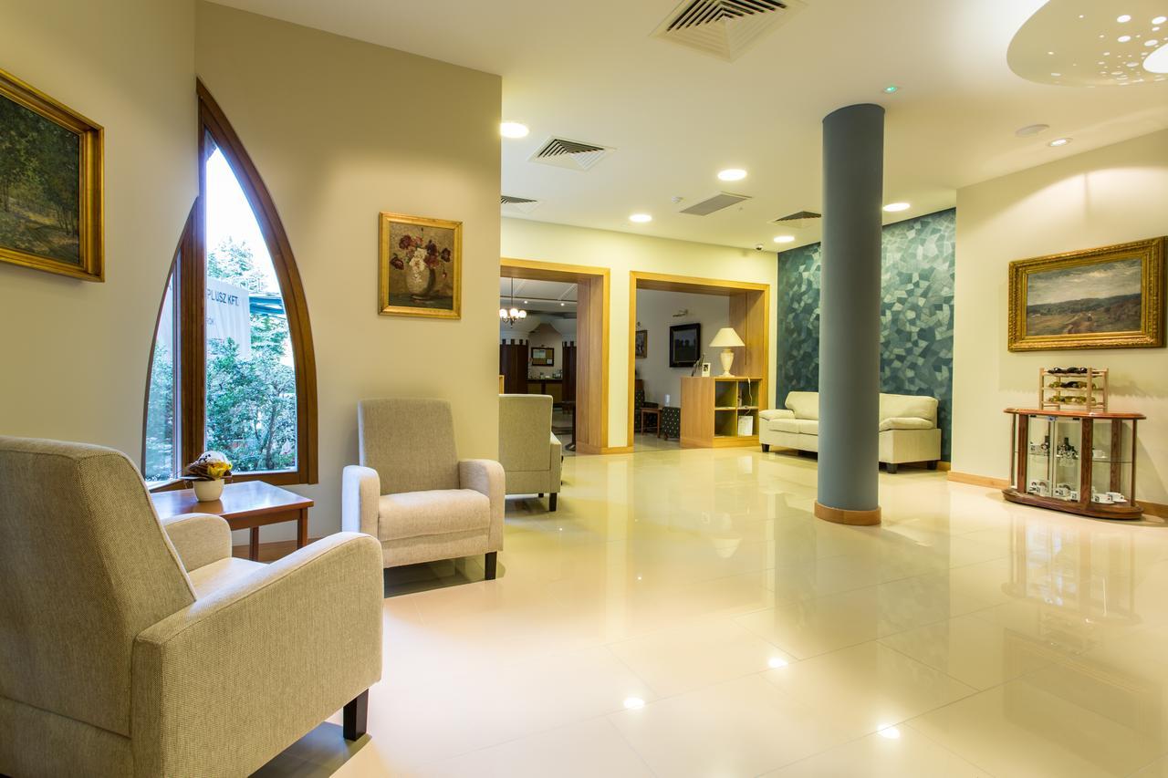 Corvin Hotel Budapest Residence Bagian luar foto